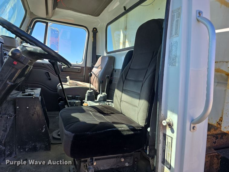 image for item DW3127 2001 International 4700 dump truck