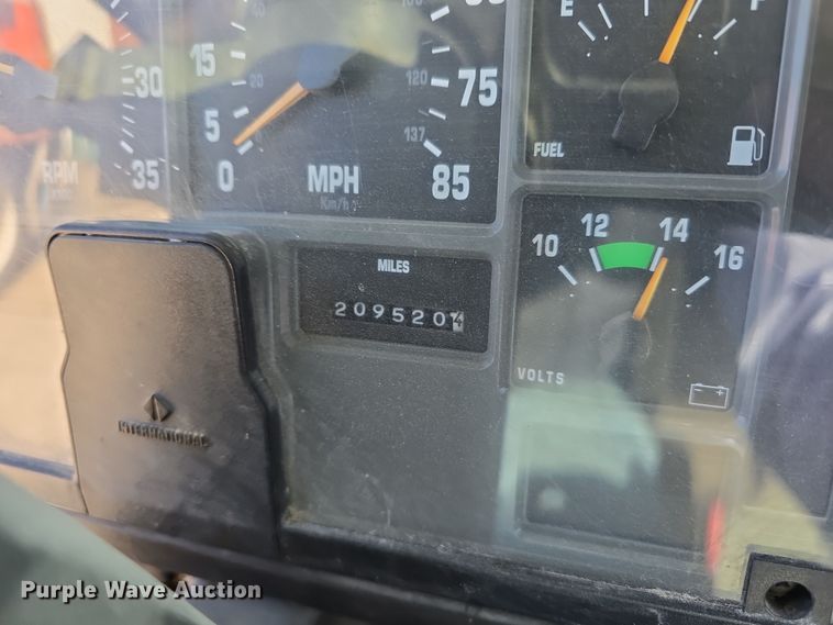 image for item DW3127 2001 International 4700 dump truck