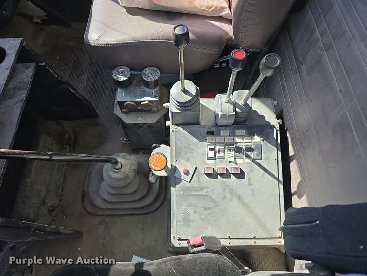 image for item DW3127 2001 International 4700 dump truck