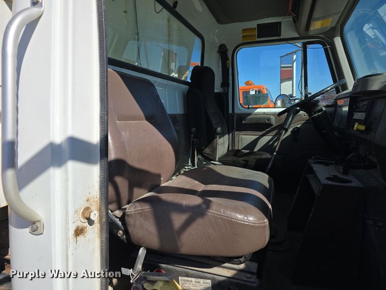 image for item DW3127 2001 International 4700 dump truck