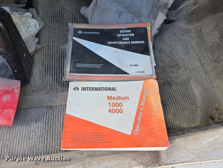 image for item DW3127 2001 International 4700 dump truck