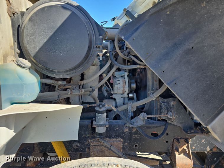 image for item DW3127 2001 International 4700 dump truck