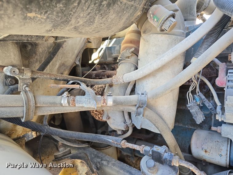 image for item DW3127 2001 International 4700 dump truck