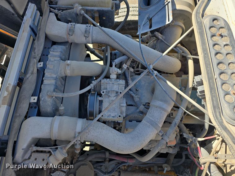 image for item DW3127 2001 International 4700 dump truck