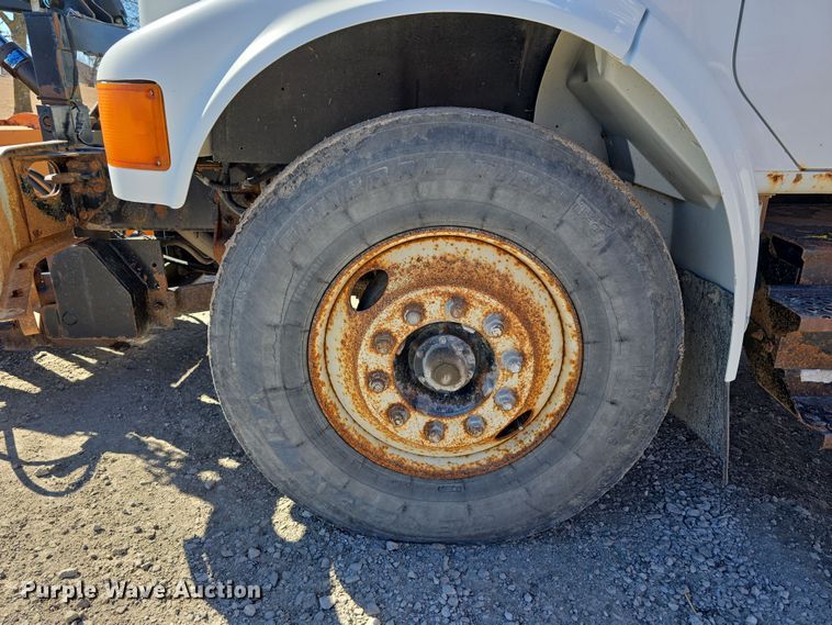 image for item DW3127 2001 International 4700 dump truck