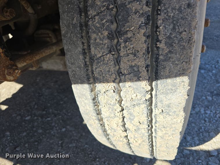 image for item DW3127 2001 International 4700 dump truck