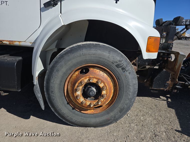 image for item DW3127 2001 International 4700 dump truck