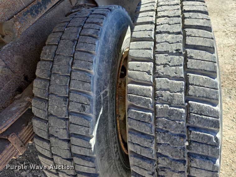 image for item DW3127 2001 International 4700 dump truck