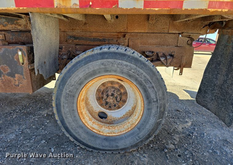 image for item DW3127 2001 International 4700 dump truck