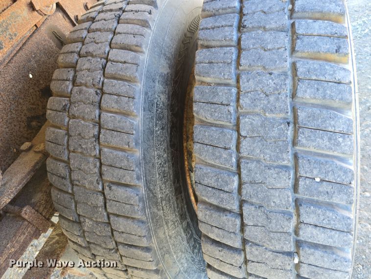 image for item DW3127 2001 International 4700 dump truck