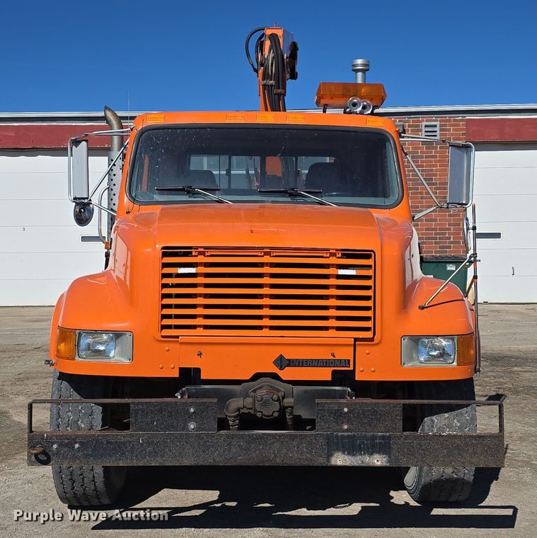 image for item DW3128 2001 International 4700 bucket truck