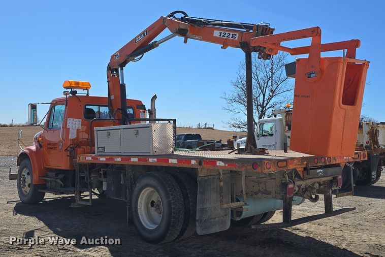 image for item DW3128 2001 International 4700 bucket truck