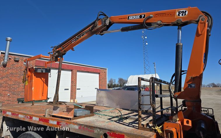 image for item DW3128 2001 International 4700 bucket truck