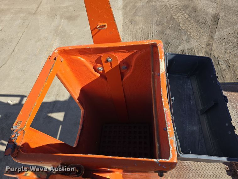 image for item DW3128 2001 International 4700 bucket truck