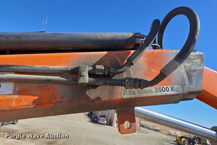 image for item DW3128 2001 International 4700 bucket truck