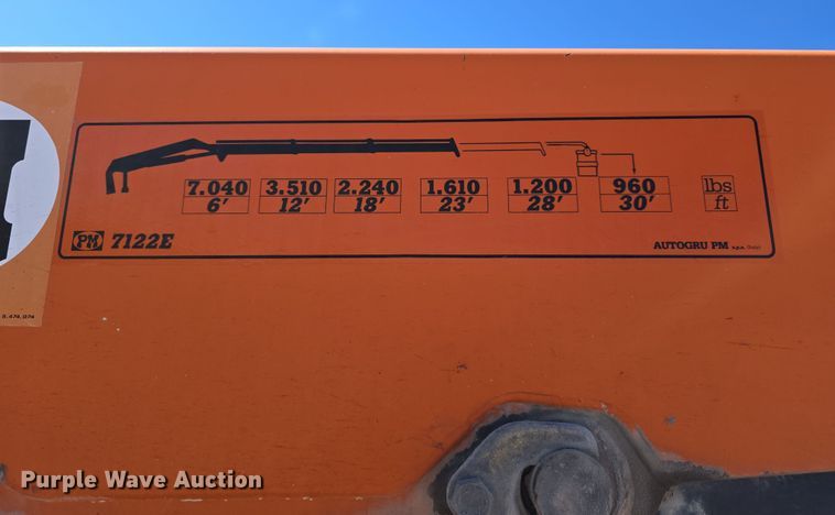 image for item DW3128 2001 International 4700 bucket truck