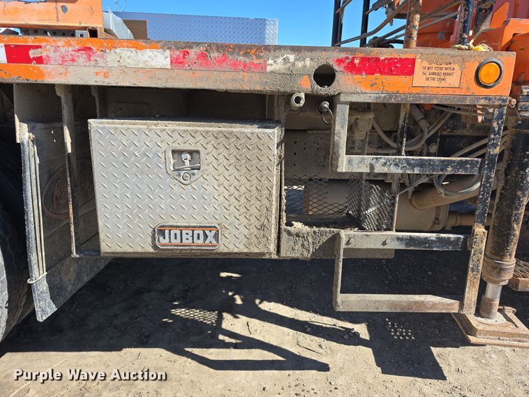 image for item DW3128 2001 International 4700 bucket truck