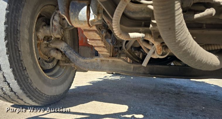 image for item DW3128 2001 International 4700 bucket truck