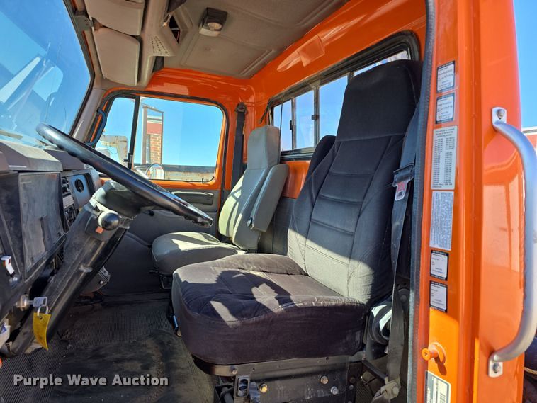 image for item DW3128 2001 International 4700 bucket truck