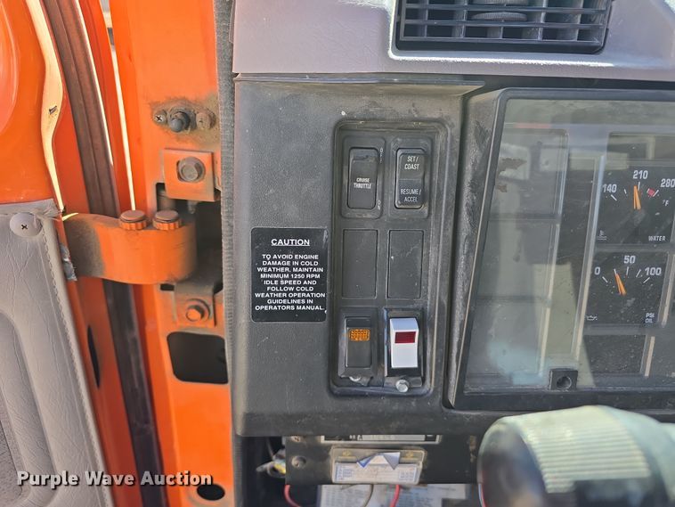 image for item DW3128 2001 International 4700 bucket truck