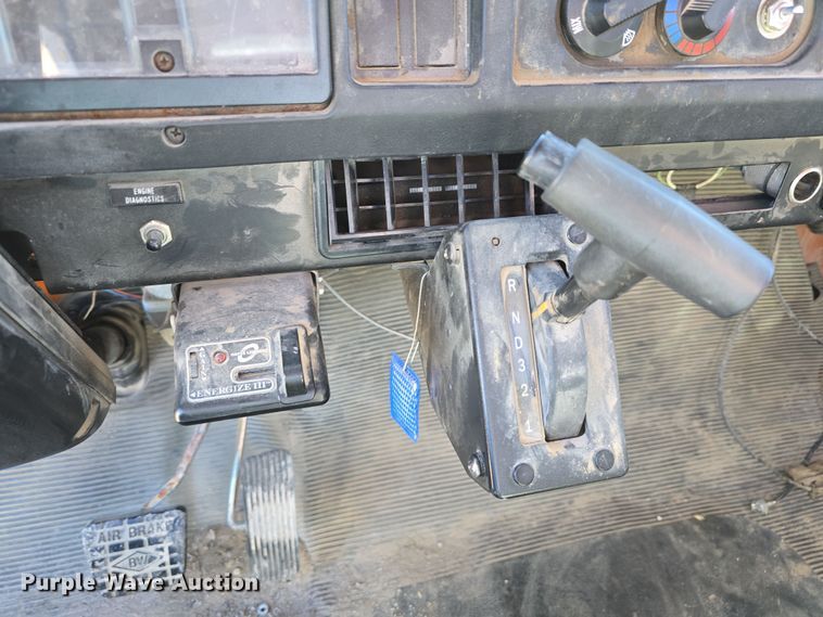 image for item DW3128 2001 International 4700 bucket truck