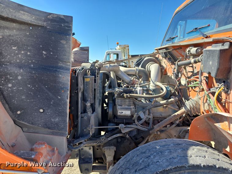 image for item DW3128 2001 International 4700 bucket truck