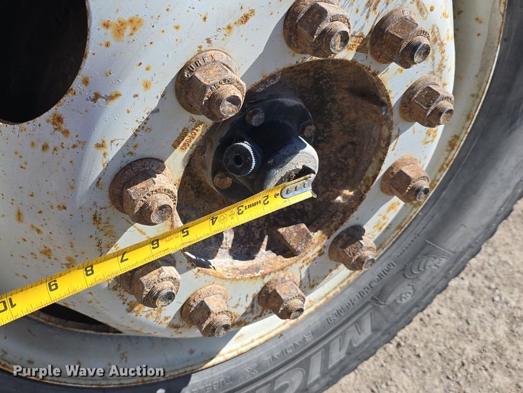 image for item DW3128 2001 International 4700 bucket truck