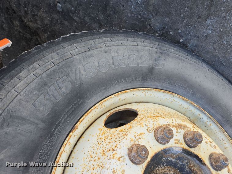 image for item DW3128 2001 International 4700 bucket truck