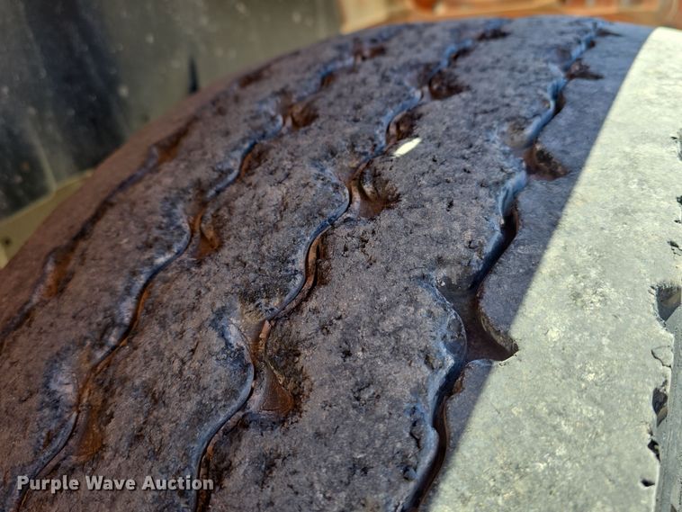 image for item DW3128 2001 International 4700 bucket truck