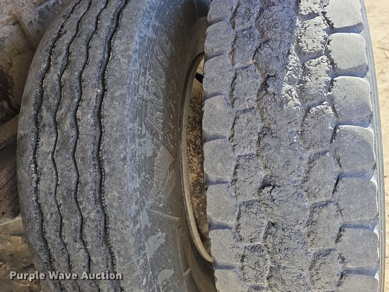 image for item DW3128 2001 International 4700 bucket truck