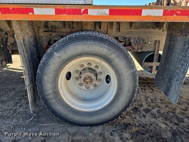 image for item DW3128 2001 International 4700 bucket truck