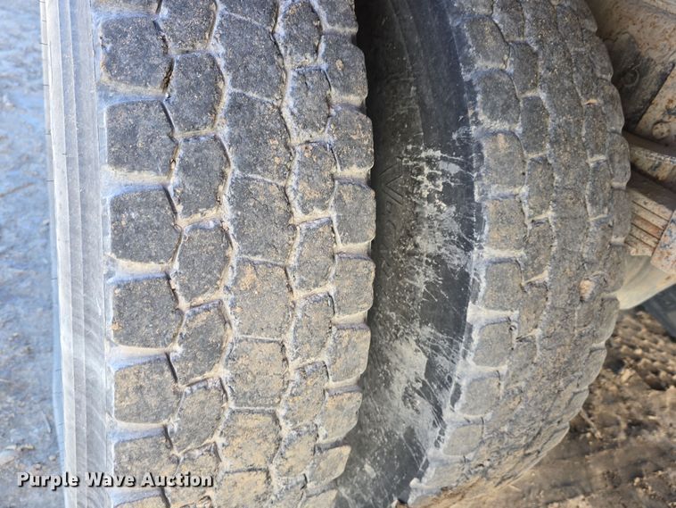 image for item DW3128 2001 International 4700 bucket truck