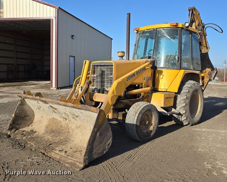image for item DW3193 1983 John Deere 410B backhoe