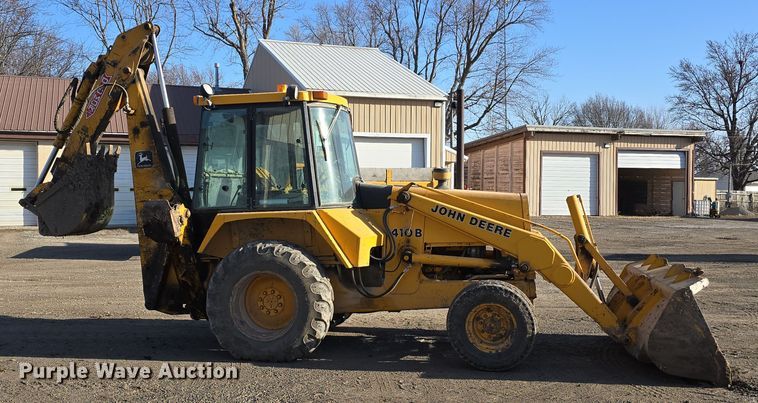 image for item DW3193 1983 John Deere 410B backhoe