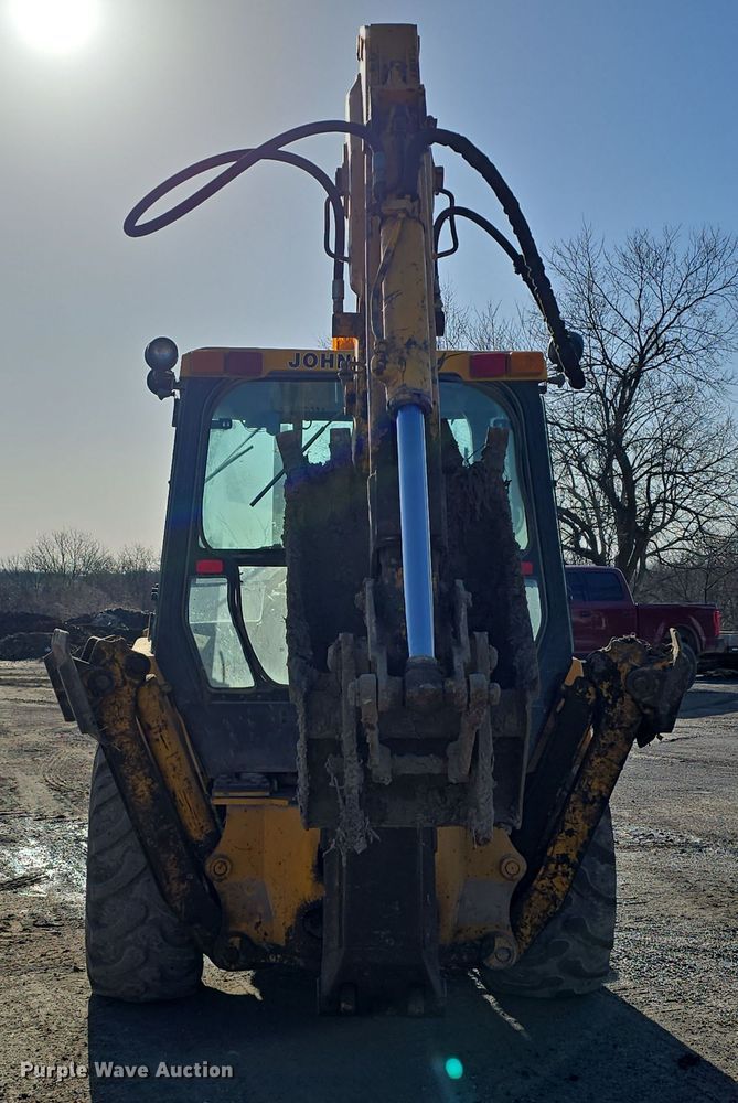 image for item DW3193 1983 John Deere 410B backhoe