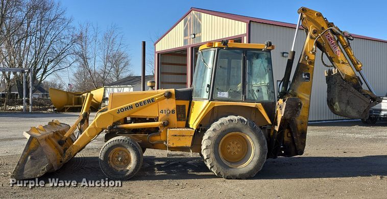 image for item DW3193 1983 John Deere 410B backhoe