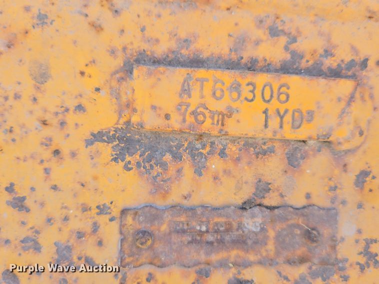 image for item DW3193 1983 John Deere 410B backhoe