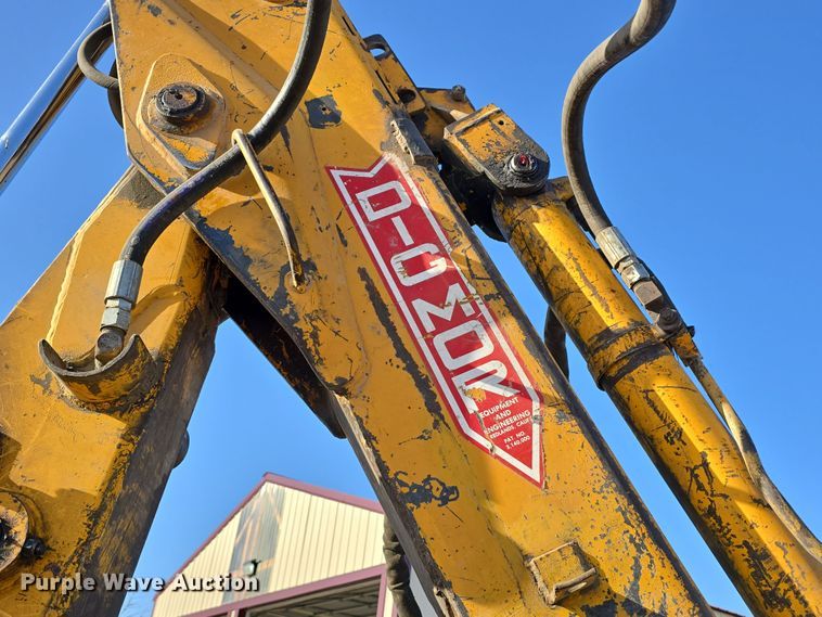 image for item DW3193 1983 John Deere 410B backhoe