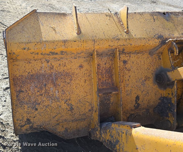 image for item DW3193 1983 John Deere 410B backhoe