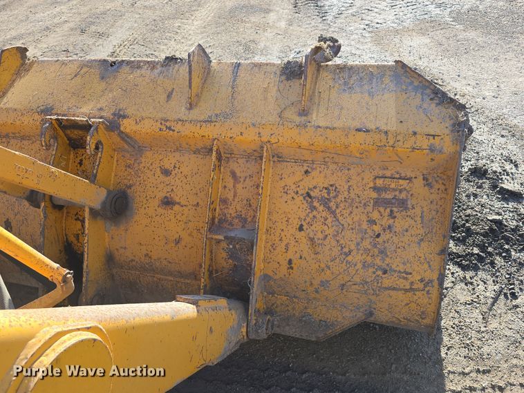 image for item DW3193 1983 John Deere 410B backhoe