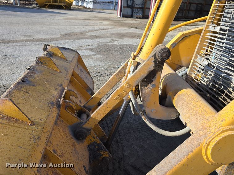 image for item DW3193 1983 John Deere 410B backhoe