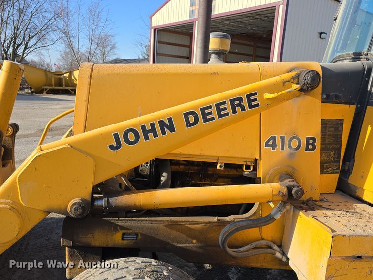 image for item DW3193 1983 John Deere 410B backhoe