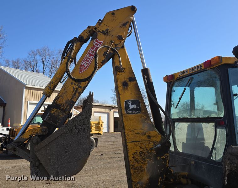 image for item DW3193 1983 John Deere 410B backhoe