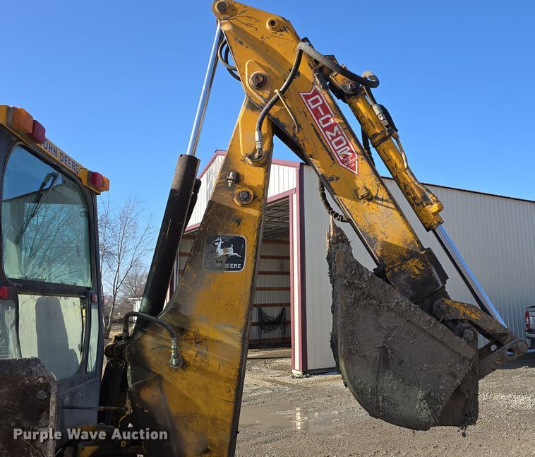 image for item DW3193 1983 John Deere 410B backhoe