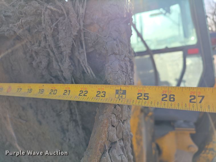 image for item DW3193 1983 John Deere 410B backhoe