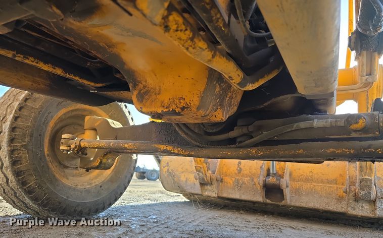 image for item DW3193 1983 John Deere 410B backhoe