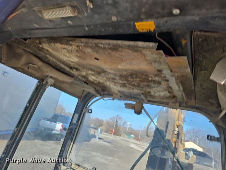 image for item DW3193 1983 John Deere 410B backhoe