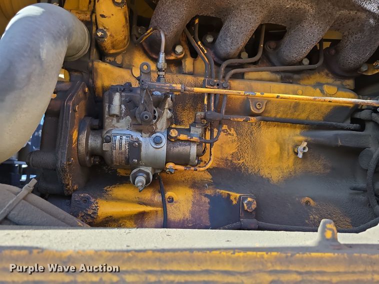 image for item DW3193 1983 John Deere 410B backhoe