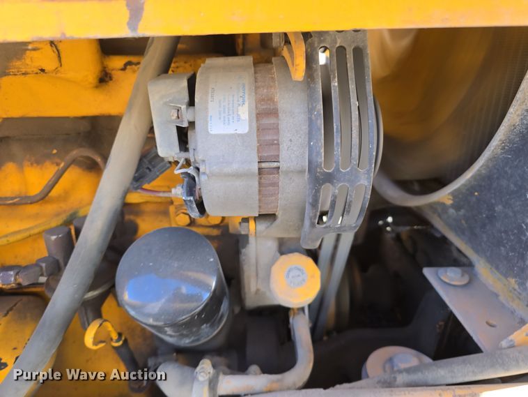 image for item DW3193 1983 John Deere 410B backhoe