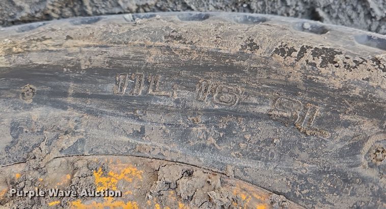 image for item DW3193 1983 John Deere 410B backhoe